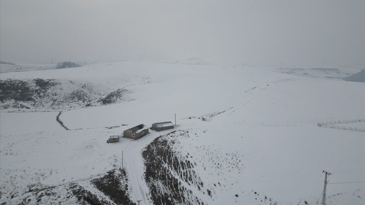 Murat Nehri'nde Buzla Kaplı Manzaralar Dronla Görüntülendi