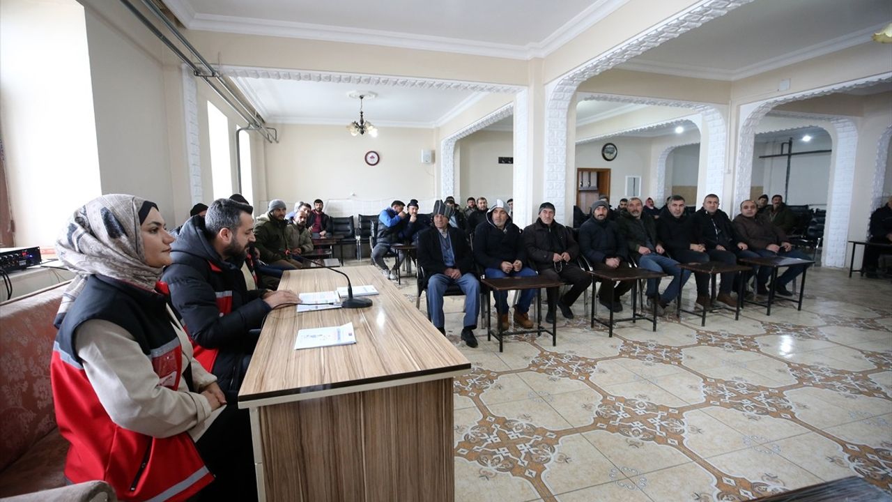 Muş'ta Erken Yaşta Evliliklere Karşı Bilinçlendirme Çalışmaları