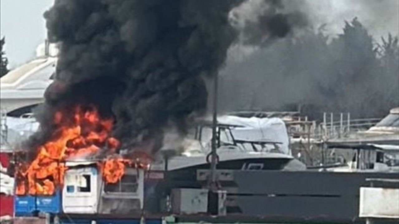 Pendik Marina'daki Yangın Kontrol Altına Alındı