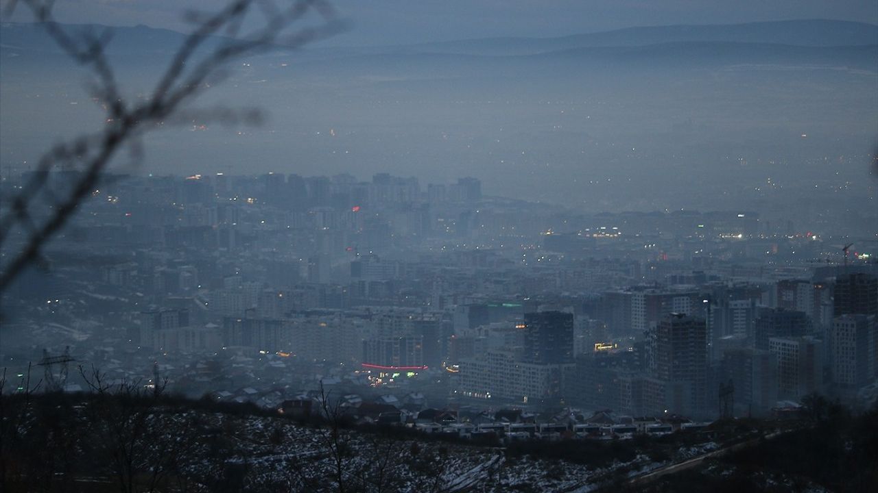 Priştine'de Hava Kirliliği Sağlıksız Seviyede