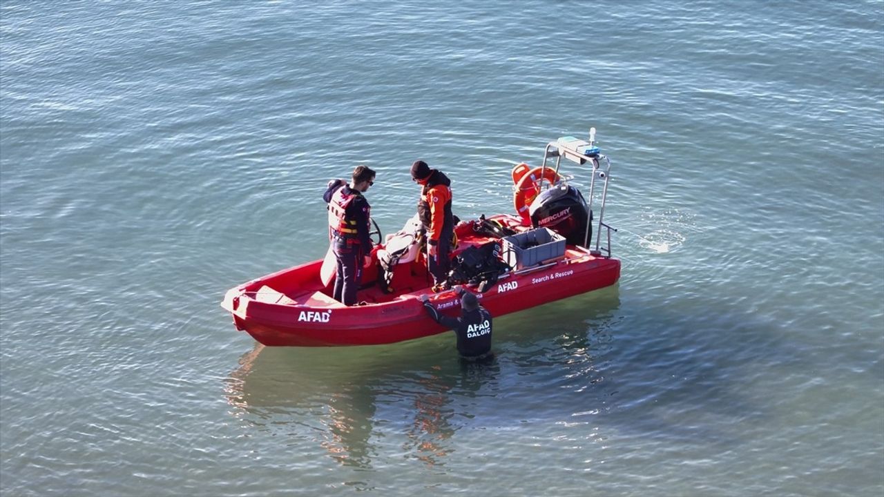 Samsun'da Kaybolan Balıkçıyı Bulma Çalışmaları Devam Ediyor