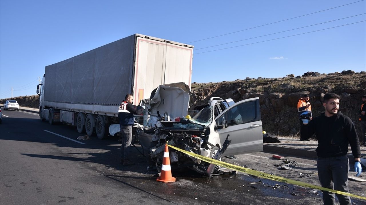 Şanlıurfa'da Trafik Kazası: 1 Ölü, 1 Yaralı