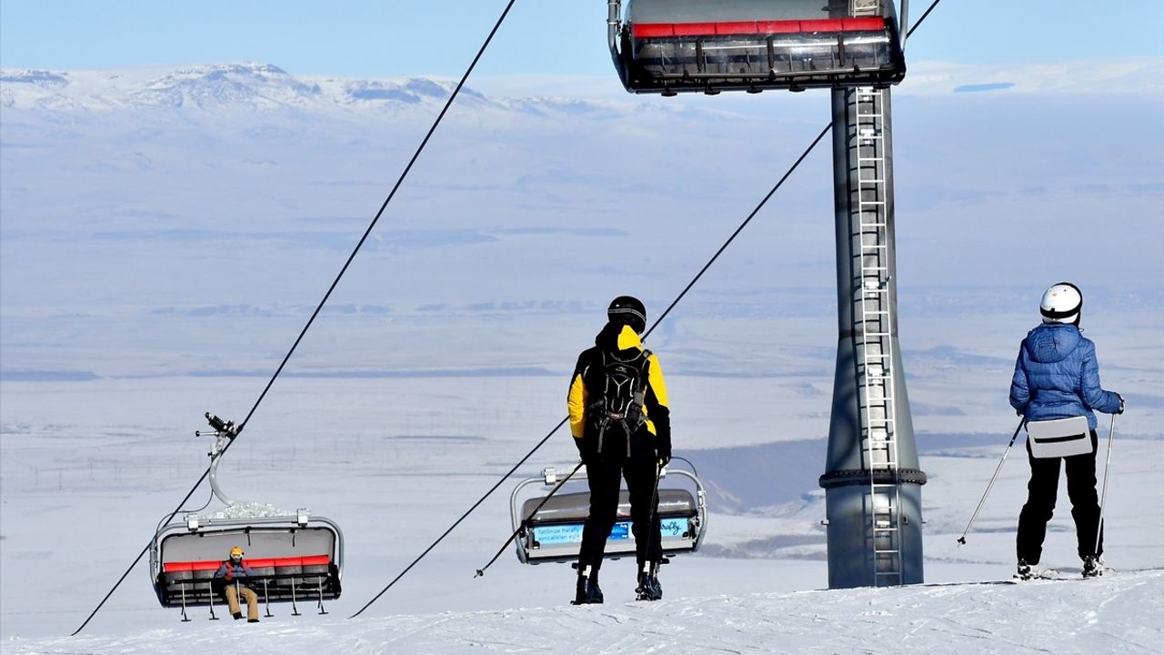 Sarıkamış Kayak Merkezi'nde Kayak Keyfi