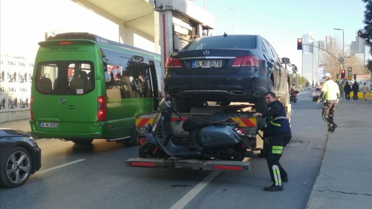 Şişli'de Motosikletli Kaza: Sürücü Ağır Yaralandı