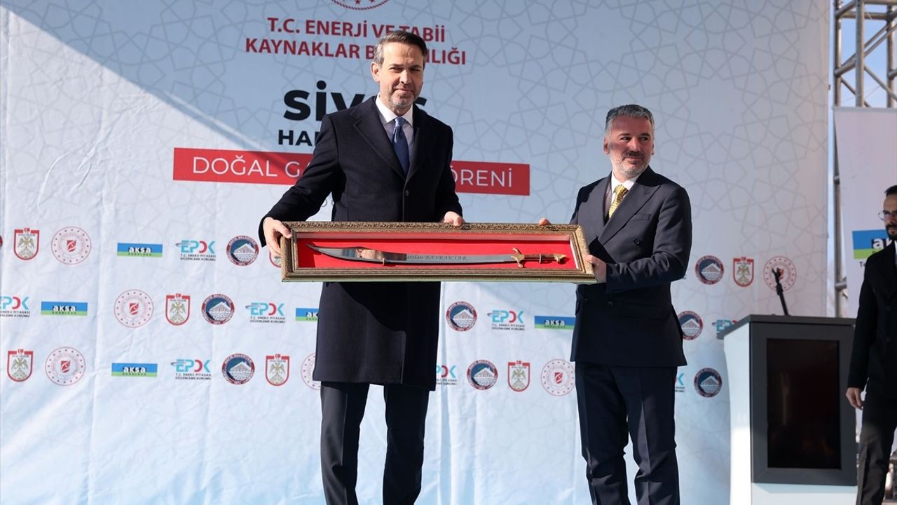 Sivas'ın Hafik İlçesine Doğal Gaz Verildi