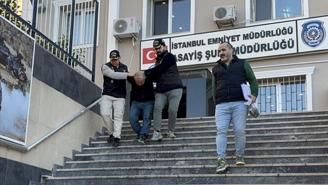 Sultangazi'de Boşanma Aşamasındaki Eşini Vuran Zanlı Adliyeye Sevk Edildi