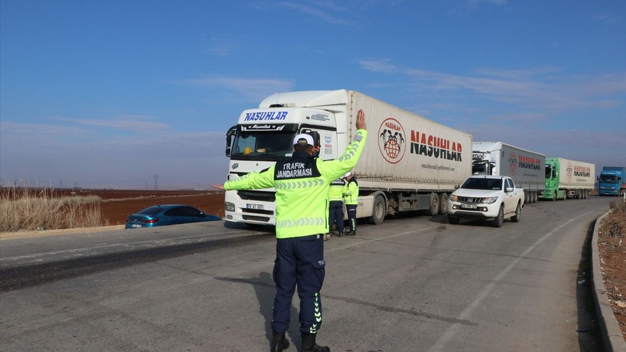 Suriyelilerin Türkiye'den Ülkelerine Dönüş Süreci Devam Ediyor