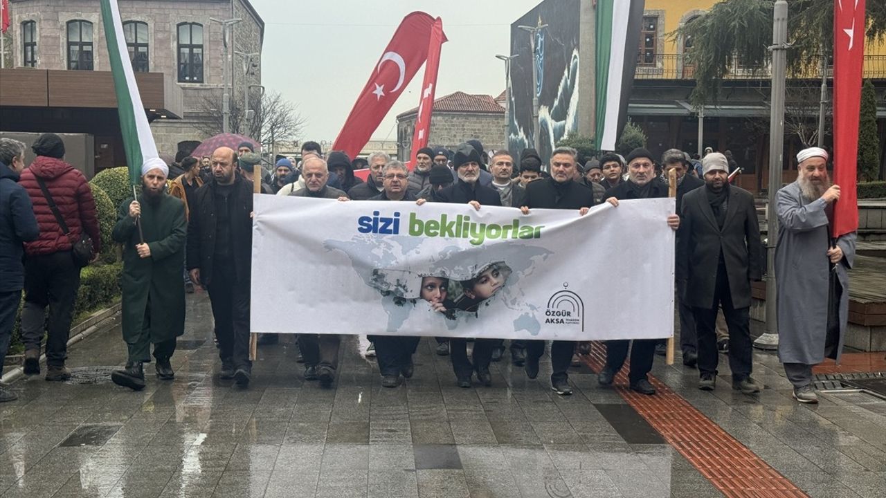 Trabzon'da Filistin'e Destek Yürüyüşü Düzenlendi