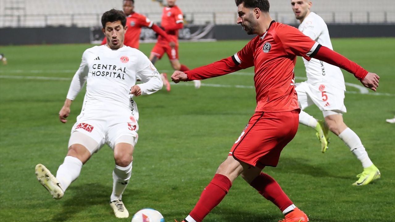 Trendyol 1. Lig: Central Hospital Ümraniyespor, Manisa FK'yi 3-0 Geçti