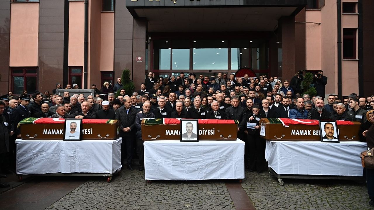 Üç Belediye Çalışanı İçin Cenaze Töreni