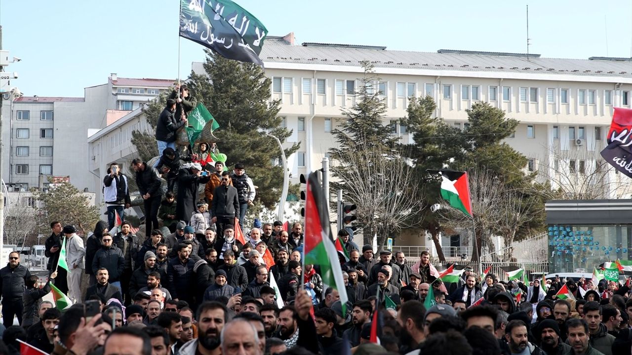 Van'da Dünya Kudüs Haftası Yürüyüşü