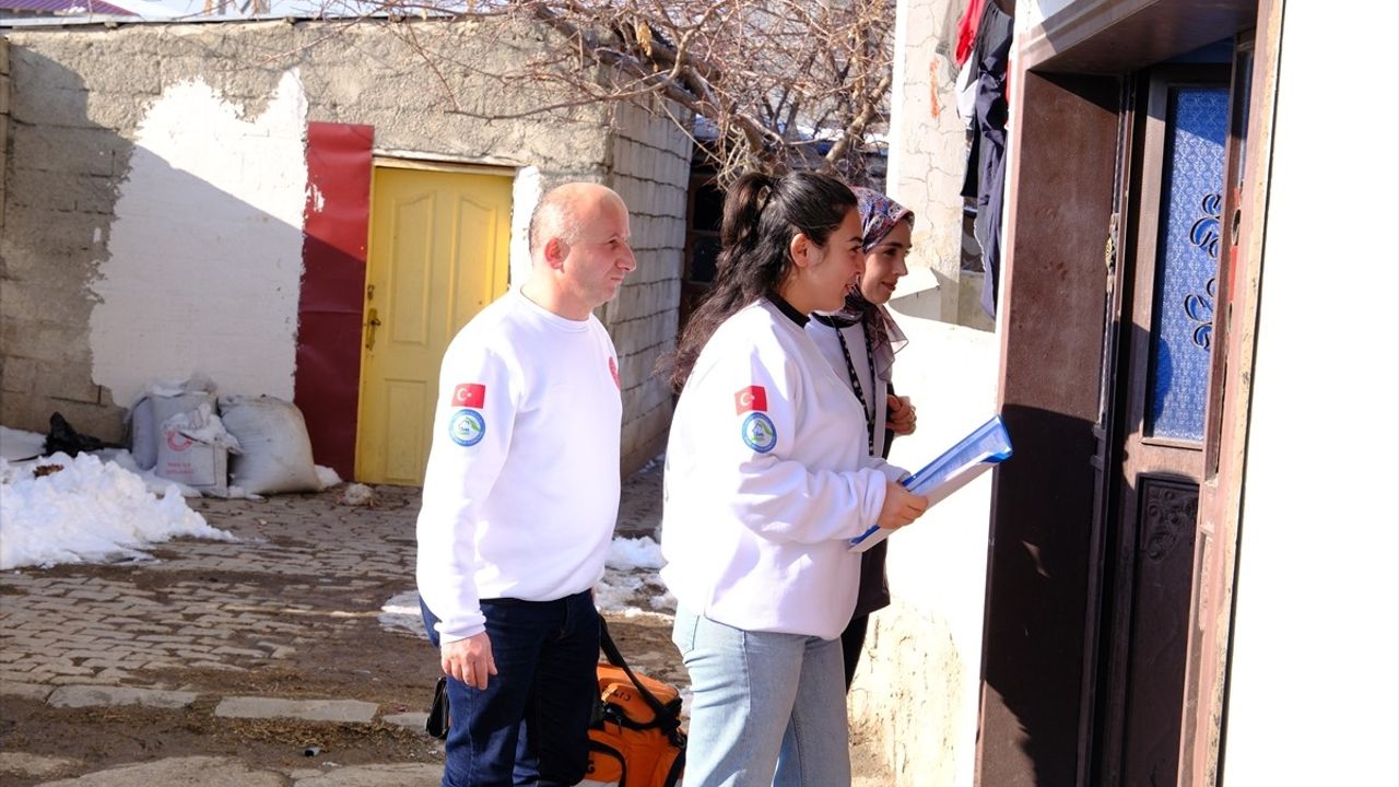 Van'da Evde Sağlık Birimi 25 Bin Hastaya Ulaştı