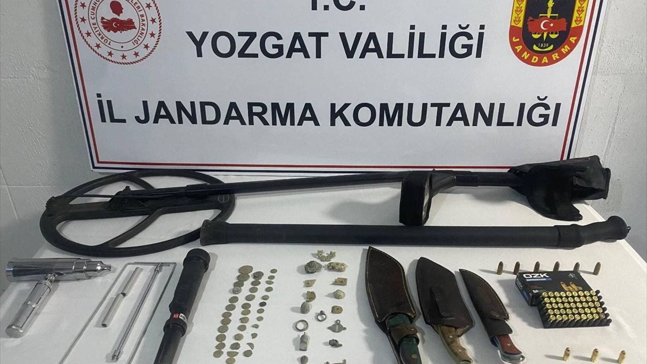 Yozgat'ta Kaçak Kazı Operasyonu: 5 Gözaltı, 36 Sikke ve 15 Obje Ele Geçirildi