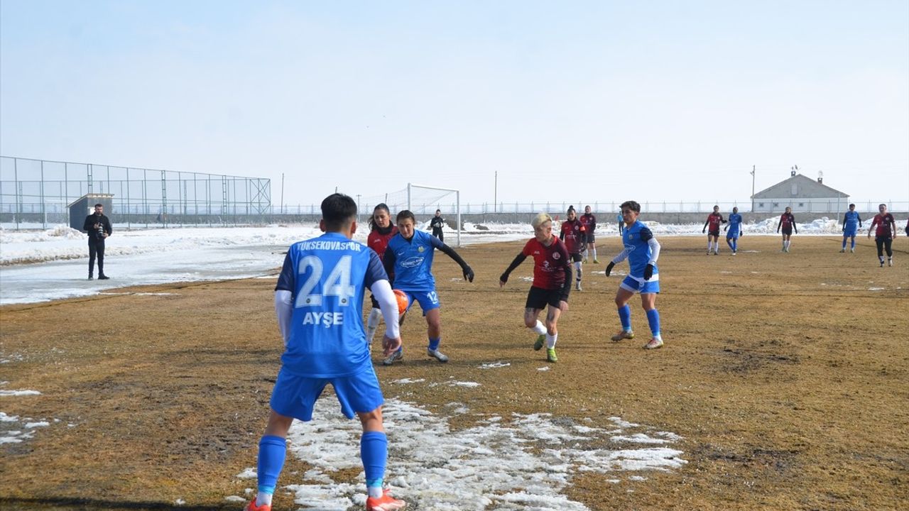 Yüksekova Spor Kulübü B Grubunu Lider Tamamladı