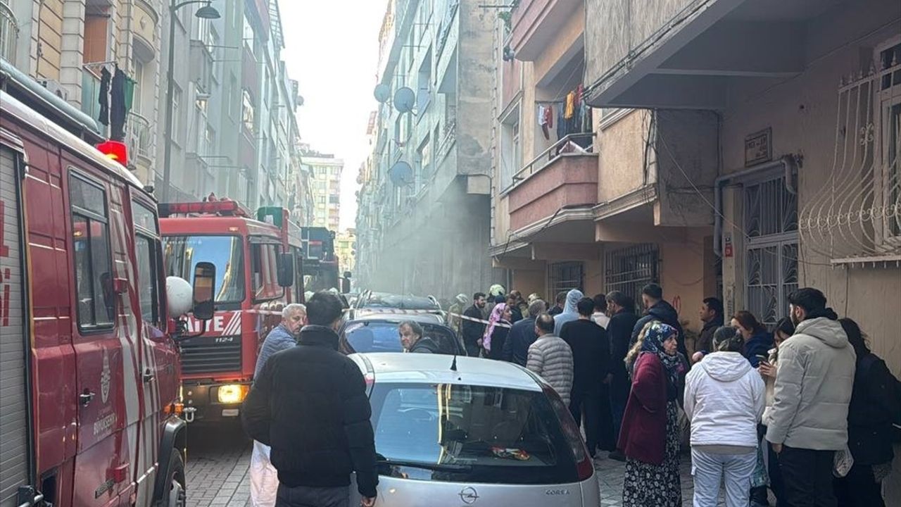 Zeytinburnu'nda Tekstil Atölyesinde Yangın Çıktı