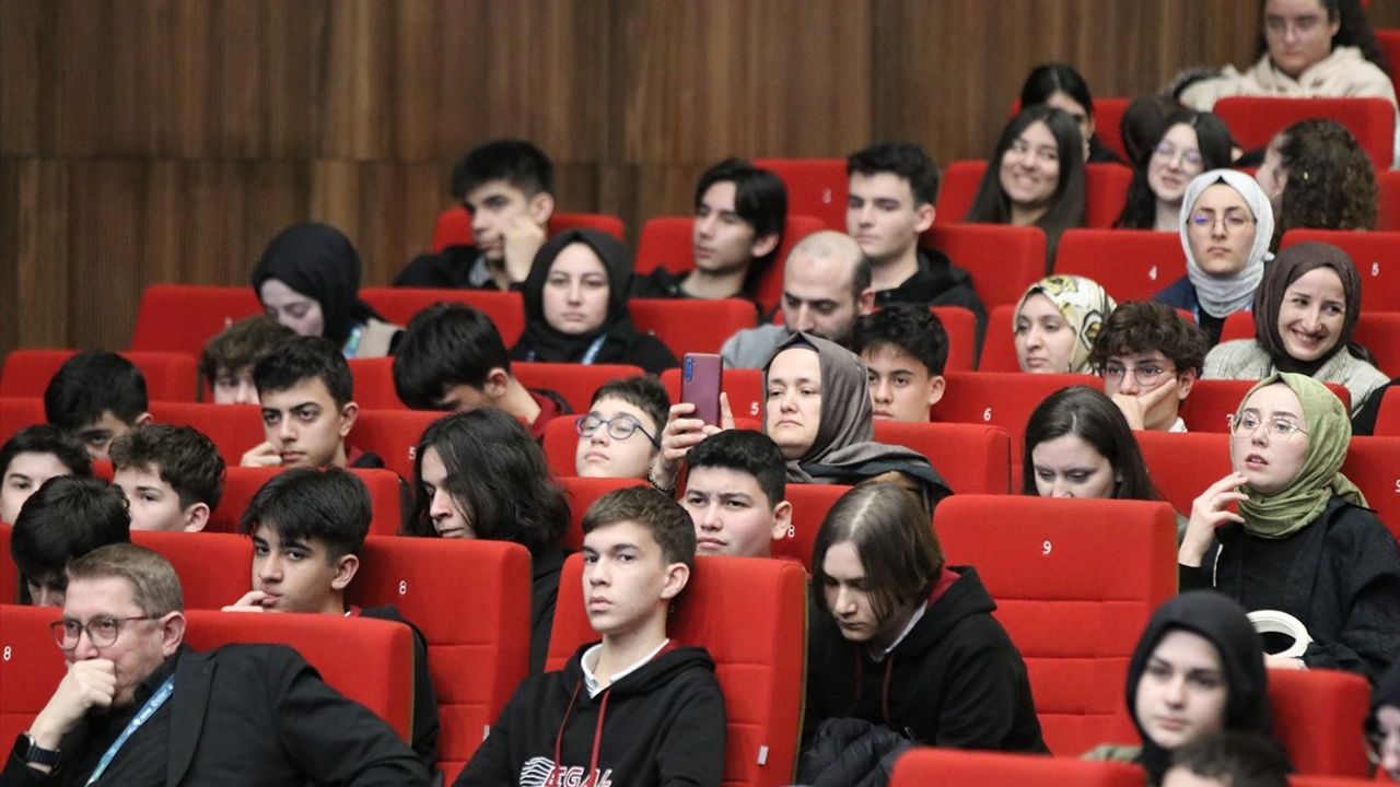 4. Türkiye Bilim ve Teknoloji Merkezleri Zirvesi Kocaeli'de Başladı