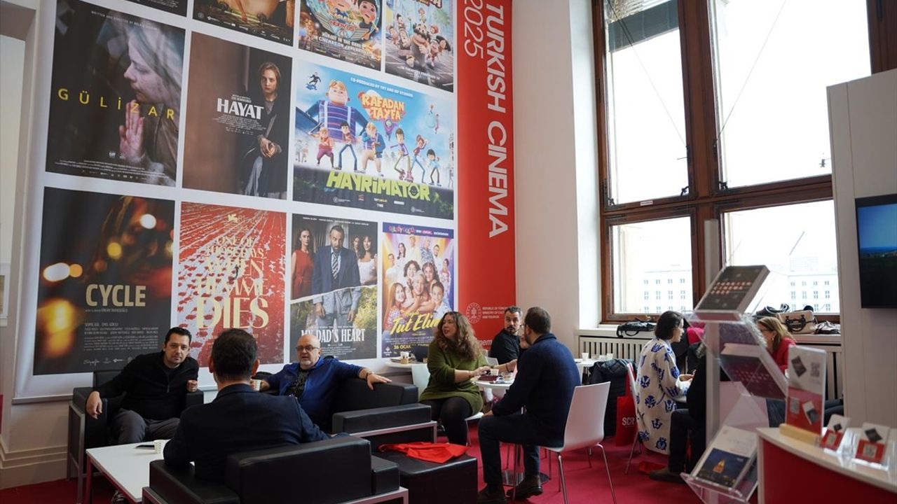 75. Berlinale'de Türkiye Standı Yoğun İlgi Gördü