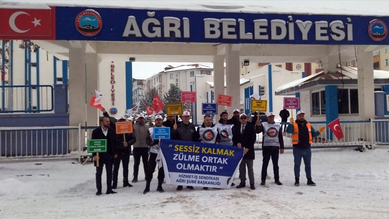 Ağrı Belediyesi, İşten Çıkarılan İşçilerin Haklarını Geri Vermek İçin Baskı Altında