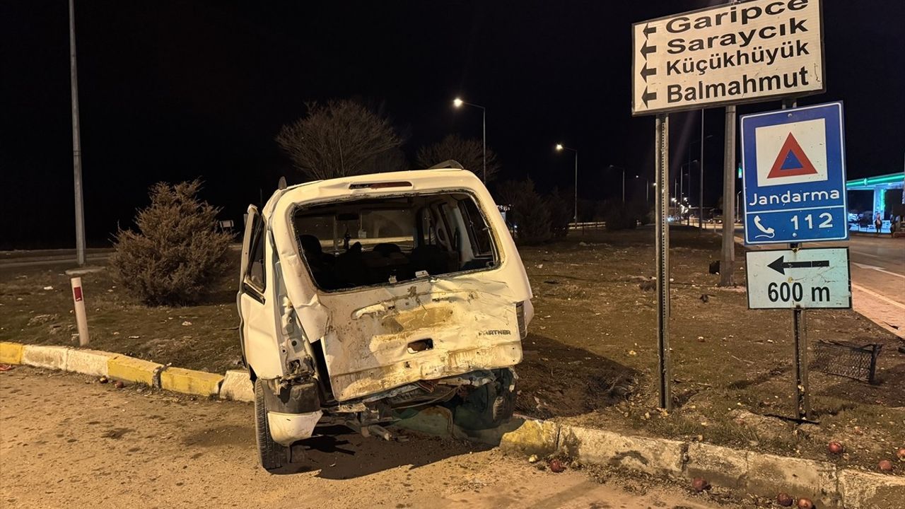 AK Parti Milletvekili ve İl Başkanı Trafik Kazası Geçirdi