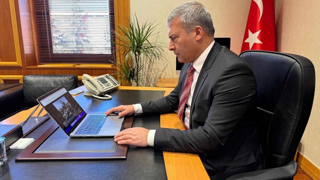 Anadolu Üniversitesi Rektörü Prof. Dr. Yusuf Adıgüzel, Yılın Kareleri Oylamasında