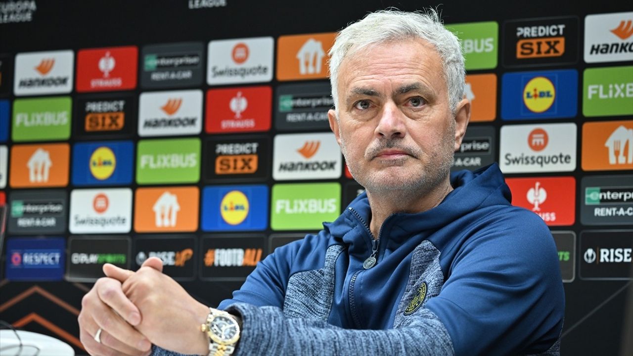 Anderlecht-Fenerbahçe Maçı Öncesi Jose Mourinho ve Sebastian Szymanski'nin Açıklamaları