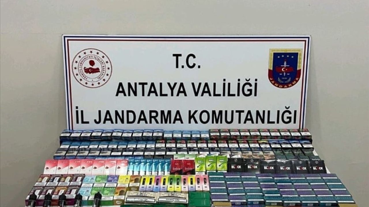 Antalya'da Büyük Kaçakçılık Operasyonu: 1 Milyon Makaron Ele Geçirildi