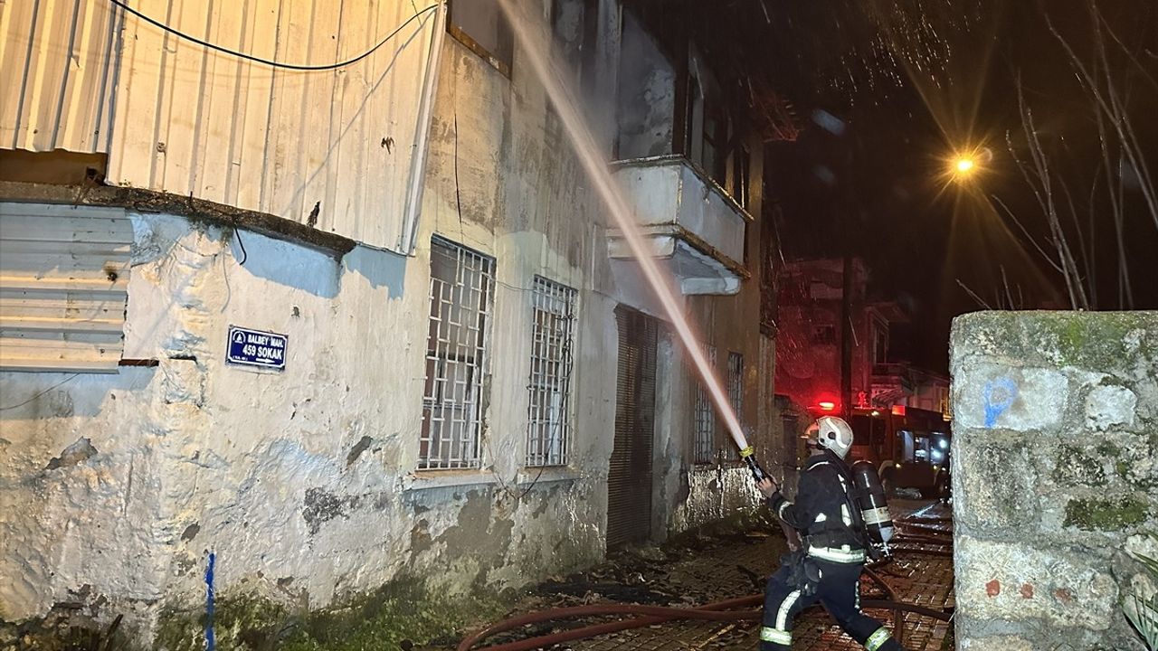 Antalya'da Tarihi Bina Yangını: Geçmişe Duyulan Özlem