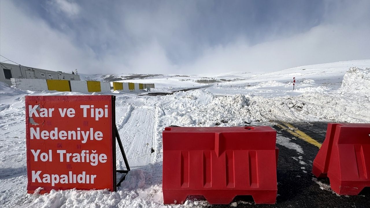 Ardahan-Şavşat Kara Yolu Yeniden Ulaşıma Açıldı