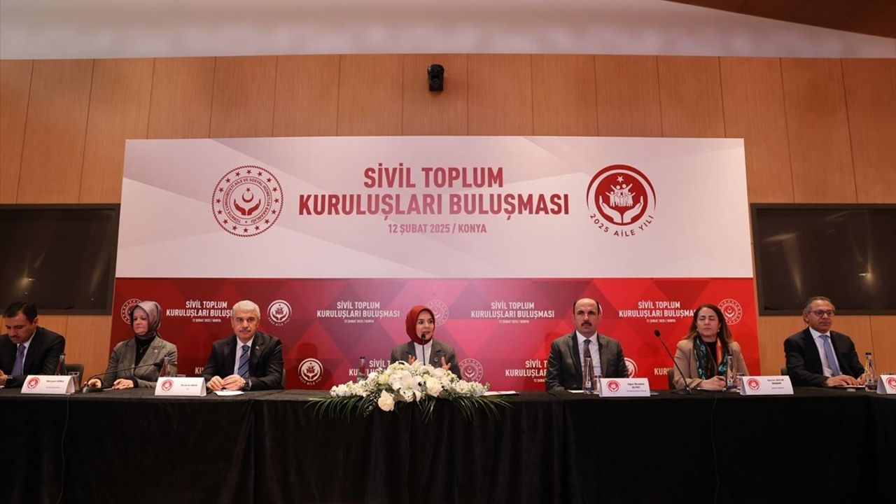 Bakan Göktaş, Konya'da Sivil Toplum Temsilcileri ile Buluştu