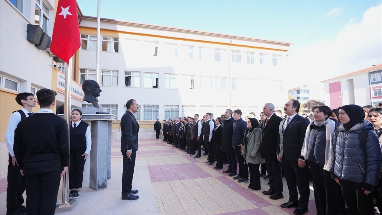 Bakan Tekin Aksaray'da Bayrak Törenine Katıldı