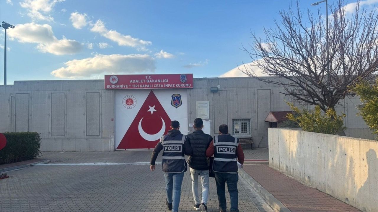 Balıkesir'de Yediemin Otoparkı Hırsızlığı: 2 Şüpheli Tutuklandı