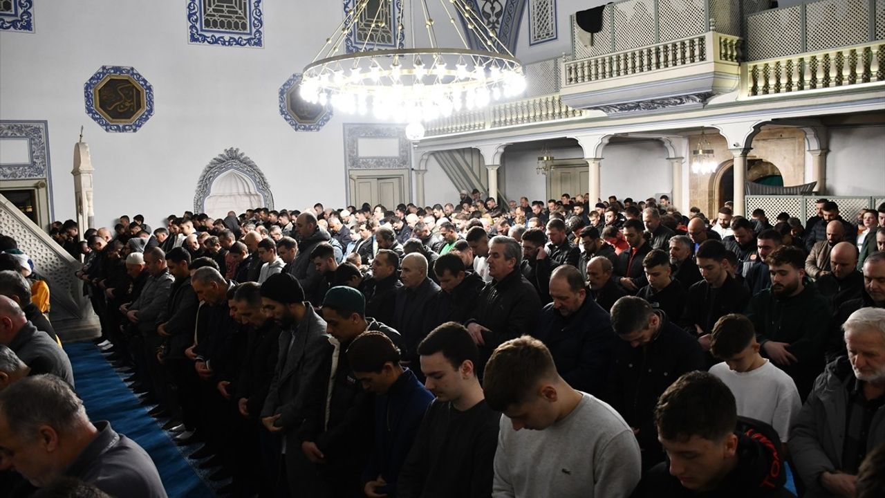 Balkan Ülkelerinde İlk Teravih Namazı Coşkuyla Kılındı