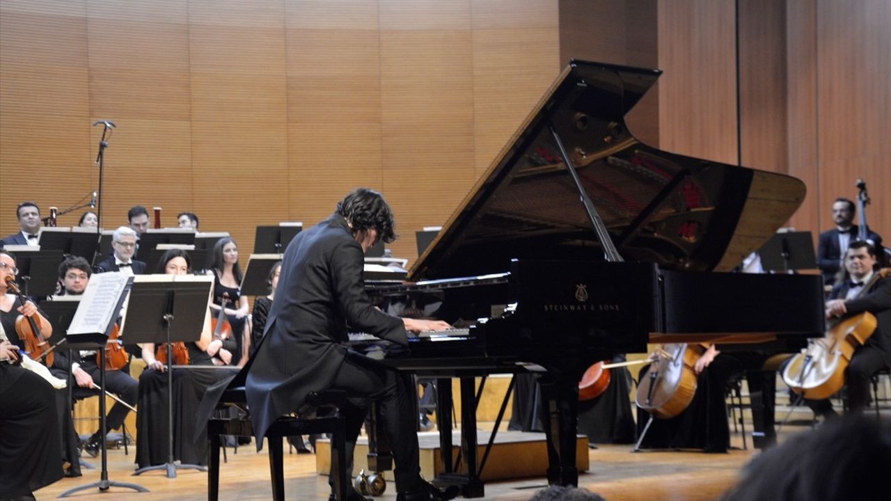BBDSO, Piyanist Cem Babacan ve Şef Matthew Coorey ile Unutulmaz Bir Konser Düzenledi