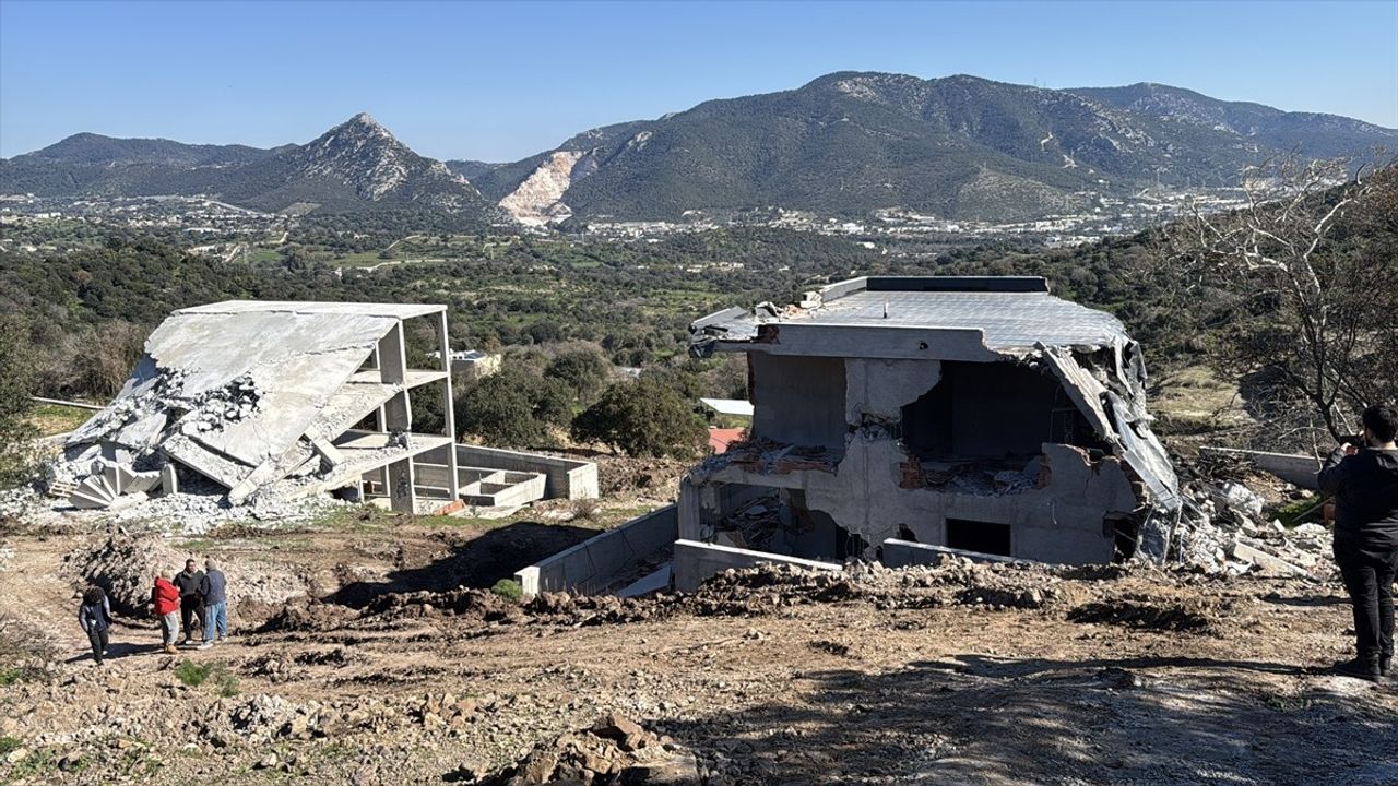 Bodrum'da Kaçak Yapıların Yıkımına Başlandı