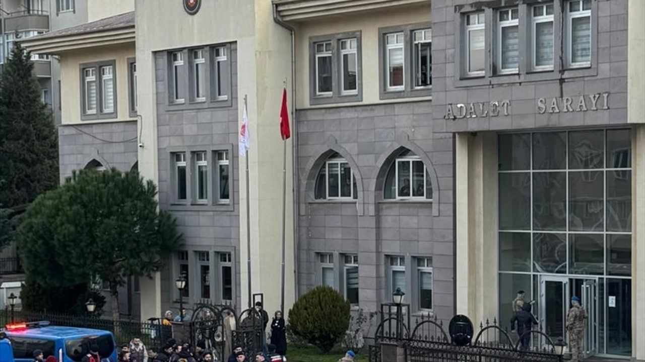 Bursa'da Kablo Hırsızlığı Operasyonu: 22 Şüpheli Yakalandı