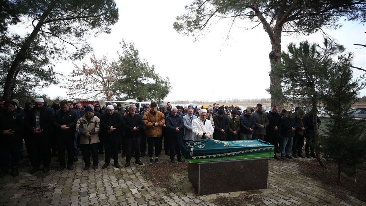 Çanakkale Kahramanı Bigalı Mehmet Çavuş'un Torunu Defnedildi