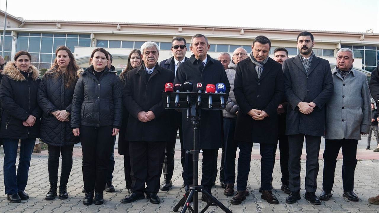 CHP Genel Başkanı Özgür Özel'den Silivri Cezaevi Ziyareti