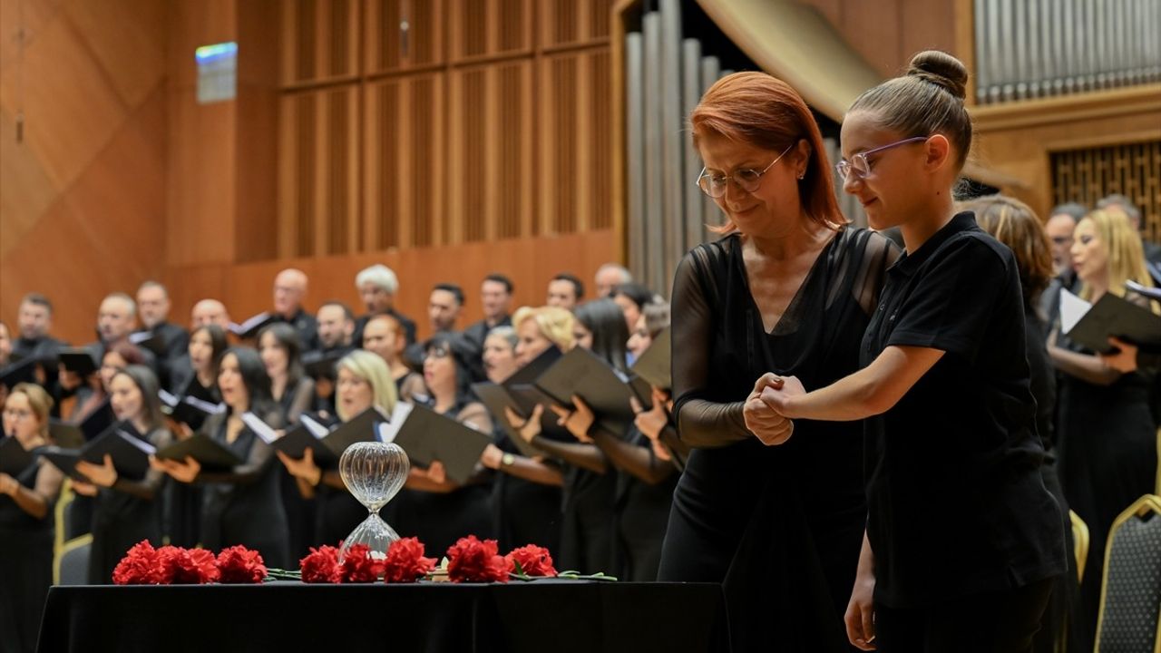 Devlet Çoksesli Çocuk Korosu'ndan Anlamlı Konser