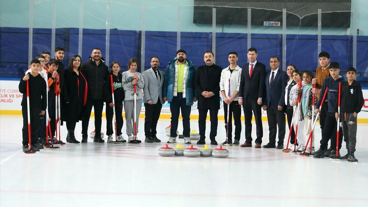 Digor'da Çocuklar Curling ile Tanışıyor