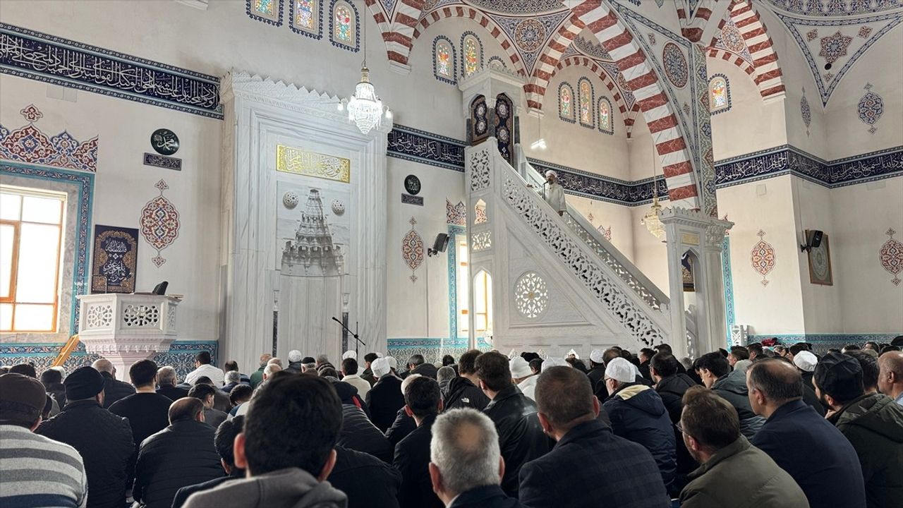 Diyanet İşleri Başkanı Erbaş: İftar Sofralarımızı İhtiyaç Sahipleriyle Paylaşalım