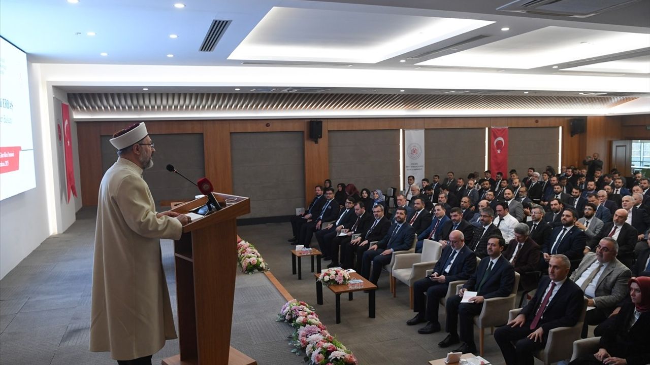 Diyanet İşleri Başkanı Erbaş'tan Eğitim Semineri Vurgusu