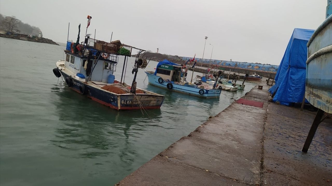 Düzce'de Kuvvetli Rüzgar Nedeniyle Dalga Boyu Yükseldi