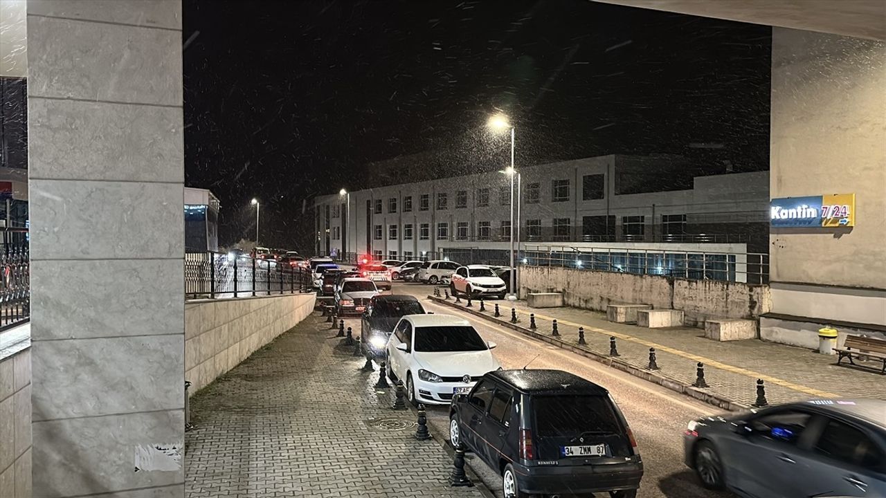 Düzce'de Polise Araçla Çarpan Sürücü Yakalandı