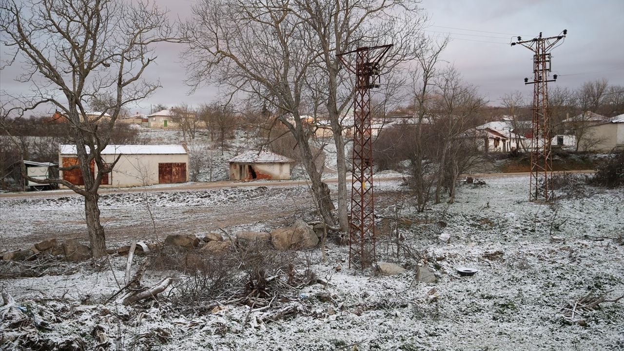 Edirne'nin Yüksek Kesimlerinde Kar Yağışı Başladı