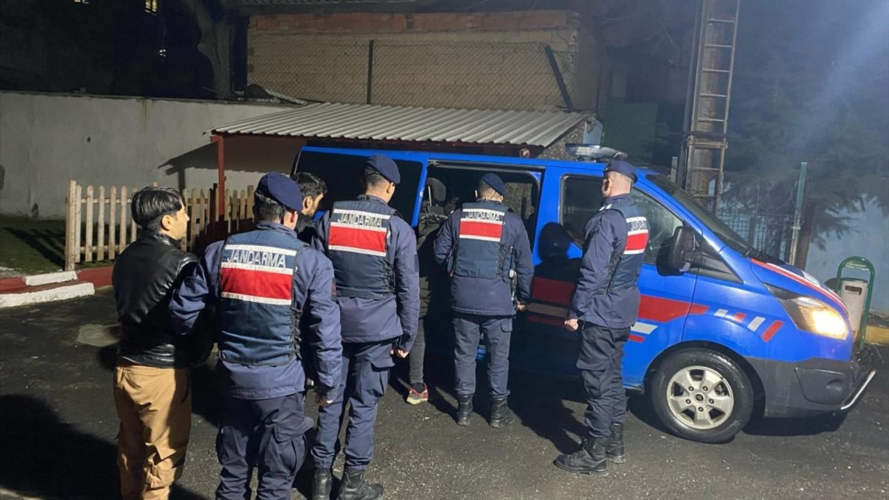 Edirne ve Tekirdağ'da Düzensiz Göçmen Operasyonu
