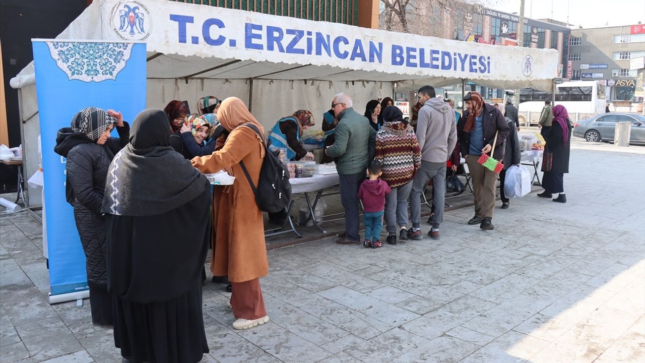 Erzincan'da Hayır Çarşısı Kuruldu