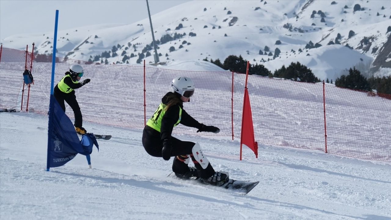 Erzincan'da Snowboard 2. Etap Kutlu Dumlu Yarışları Tamamlandı