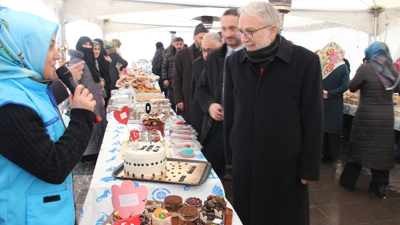 Erzurum'da Depremzedelere Destek Hayır Çarşısı Açıldı