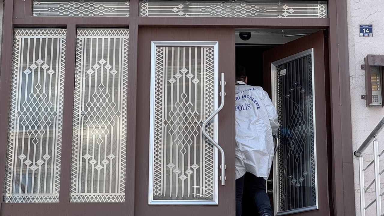 Erzurum'da Yangın: 3 Kişi Dumandan Etkilendi