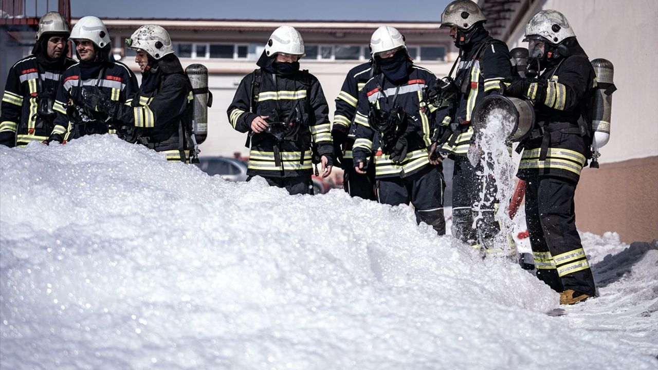 Erzurum'da Yeni İtfaiye Eri Eğitimleri Başladı
